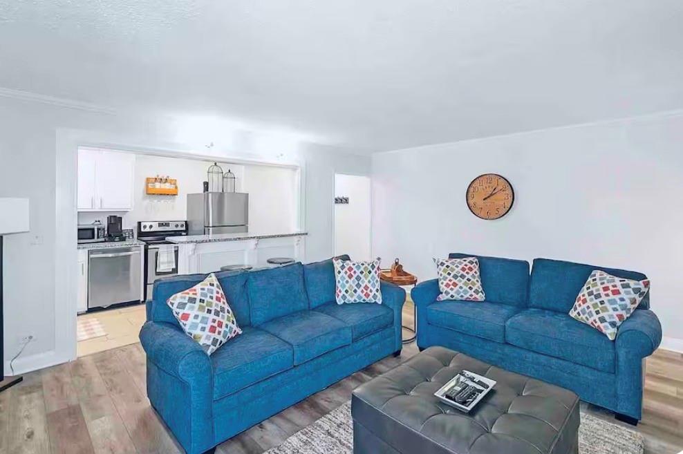 300 Peachtree Street NE Unit 10O — photo