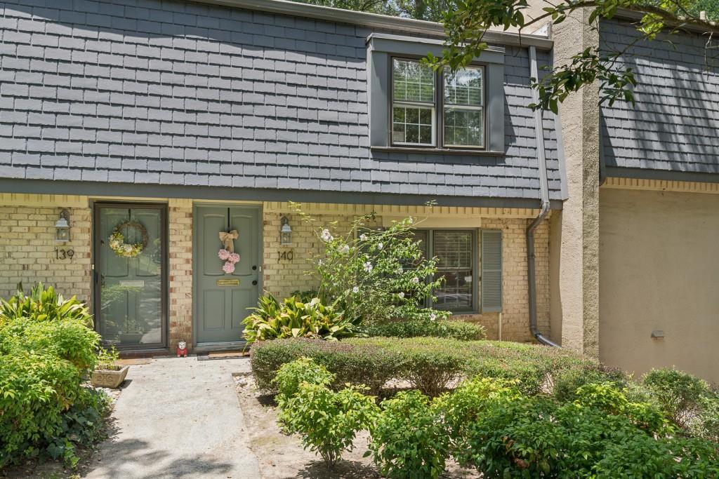 140 Amherst Place NW — photo
