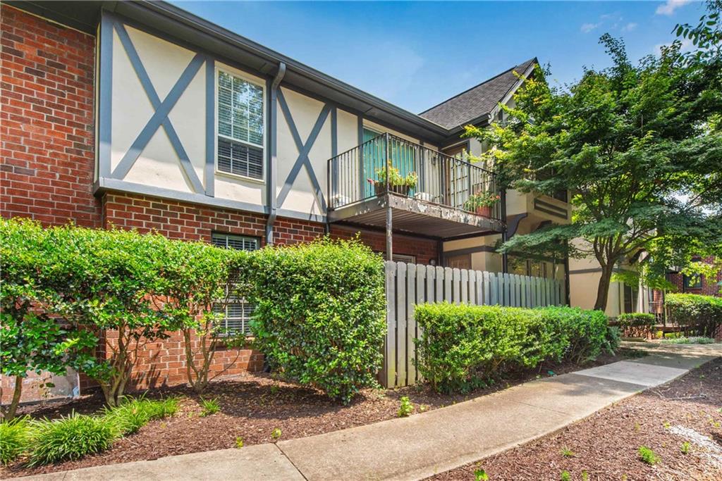 6851 Roswell Road Unit Q16 — photo
