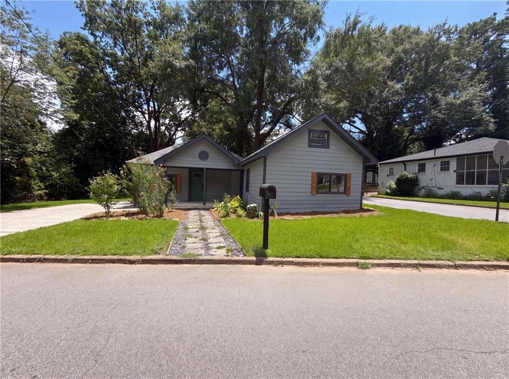 470 Oak Drive — photo