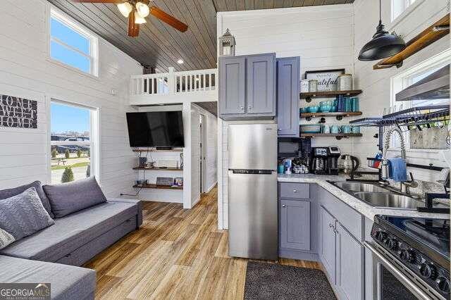 102 Mountain Meadows Drive — photo