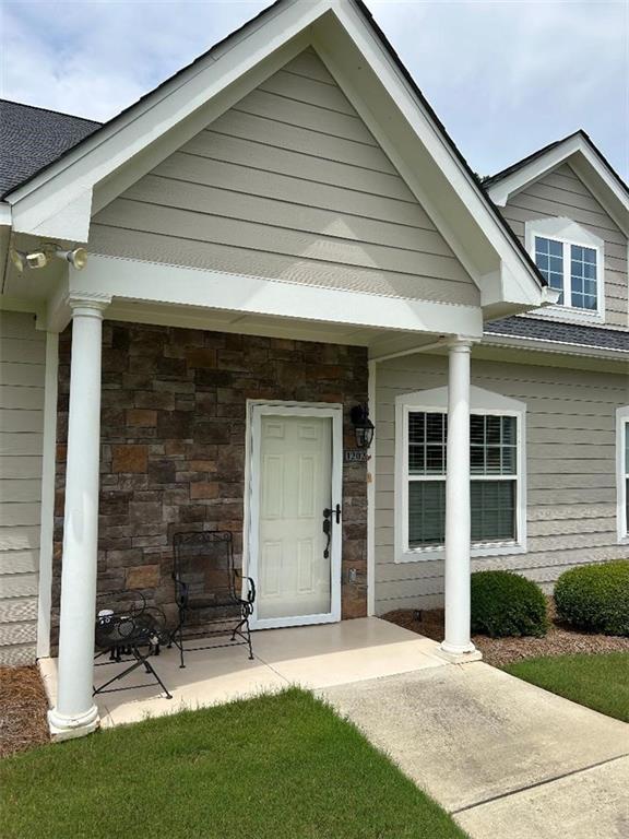 1202 Village Boulevard SE — photo