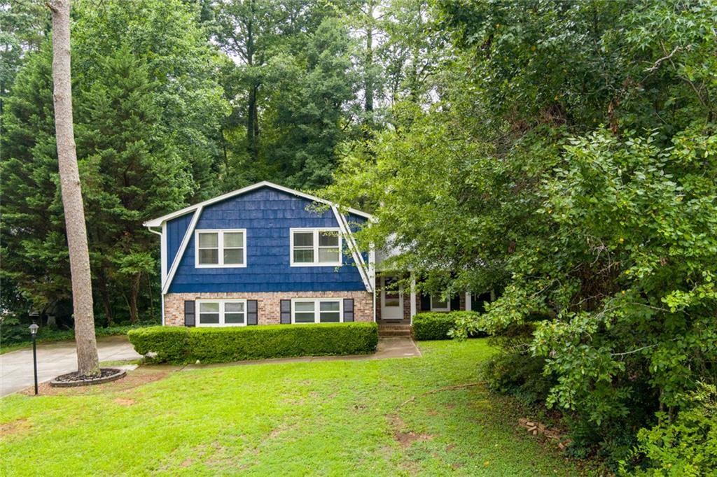 245 Pinetree Drive — photo
