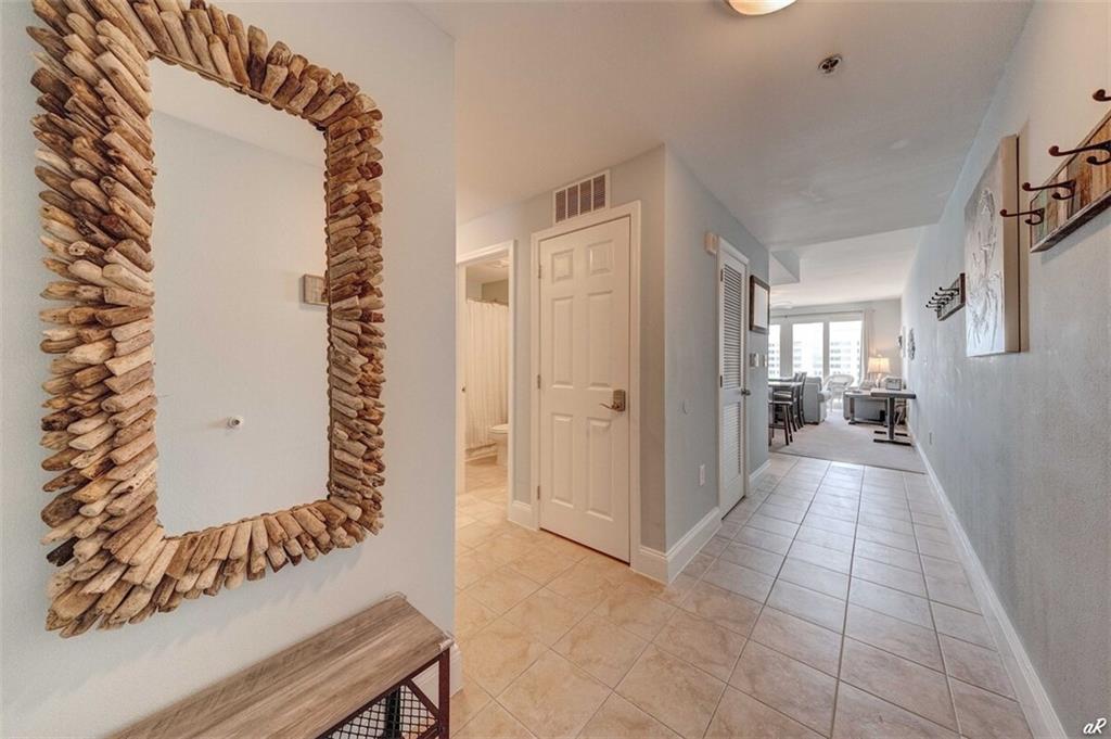 9860 S South Thomas Drive Unit 711 — photo