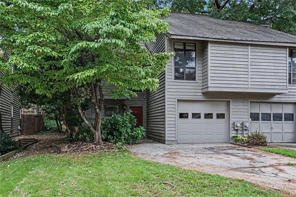 1006 Creatwood Circle SE — photo