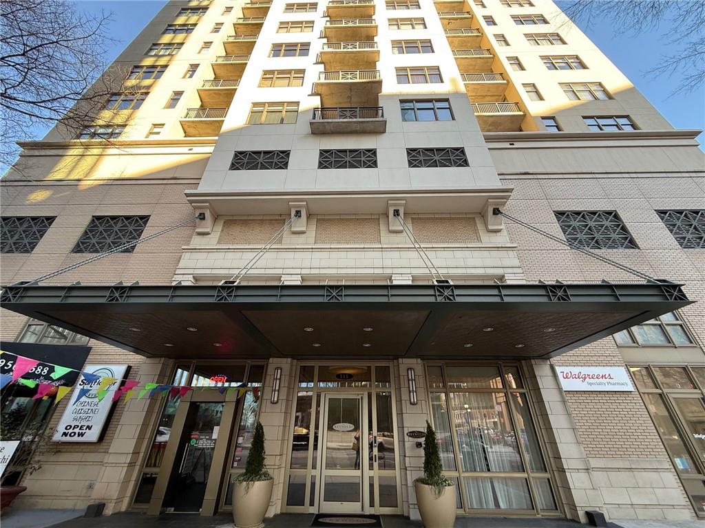 565 Peachtree Street NE Unit 1811 — photo