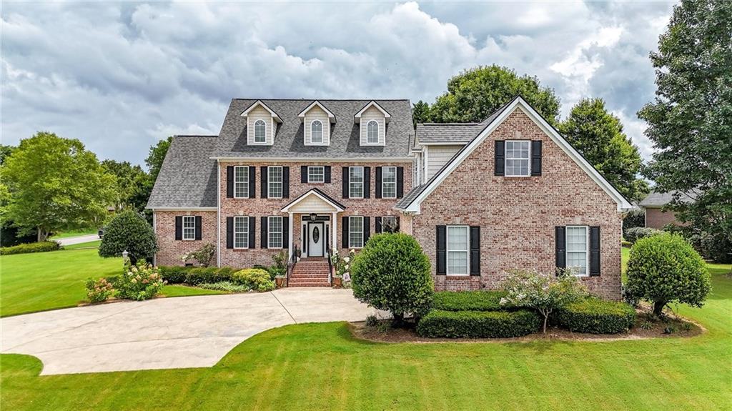 325 Highland Pointe Drive — photo