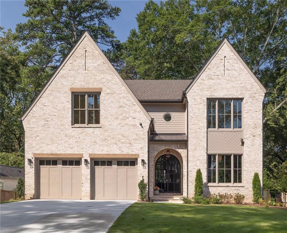 1228 Kingsley Circle NE — photo
