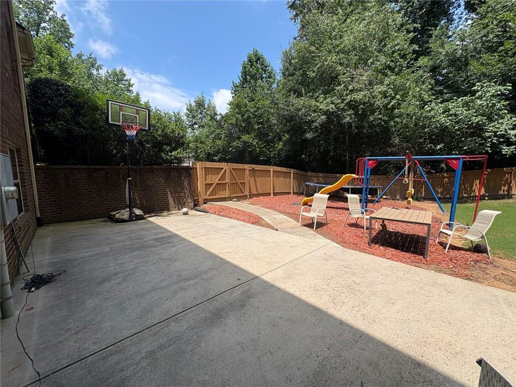 180 Village Green Court SW Unit B — photo