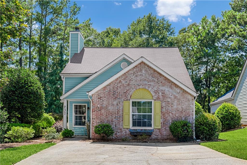 237 Dennis Drive — photo