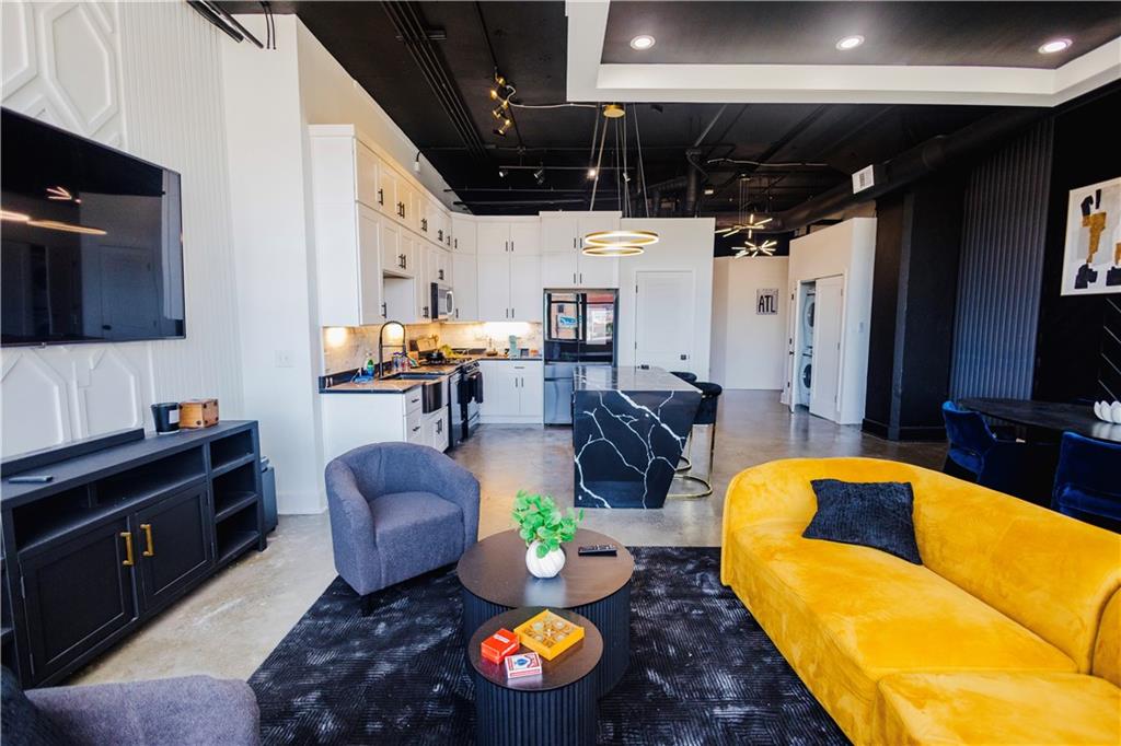 505 Whitehall Street SW Unit 201 — photo
