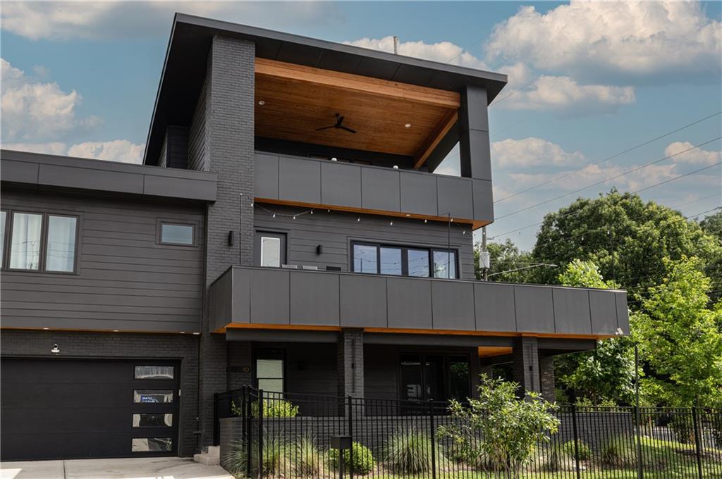 10 Moreland NE — photo