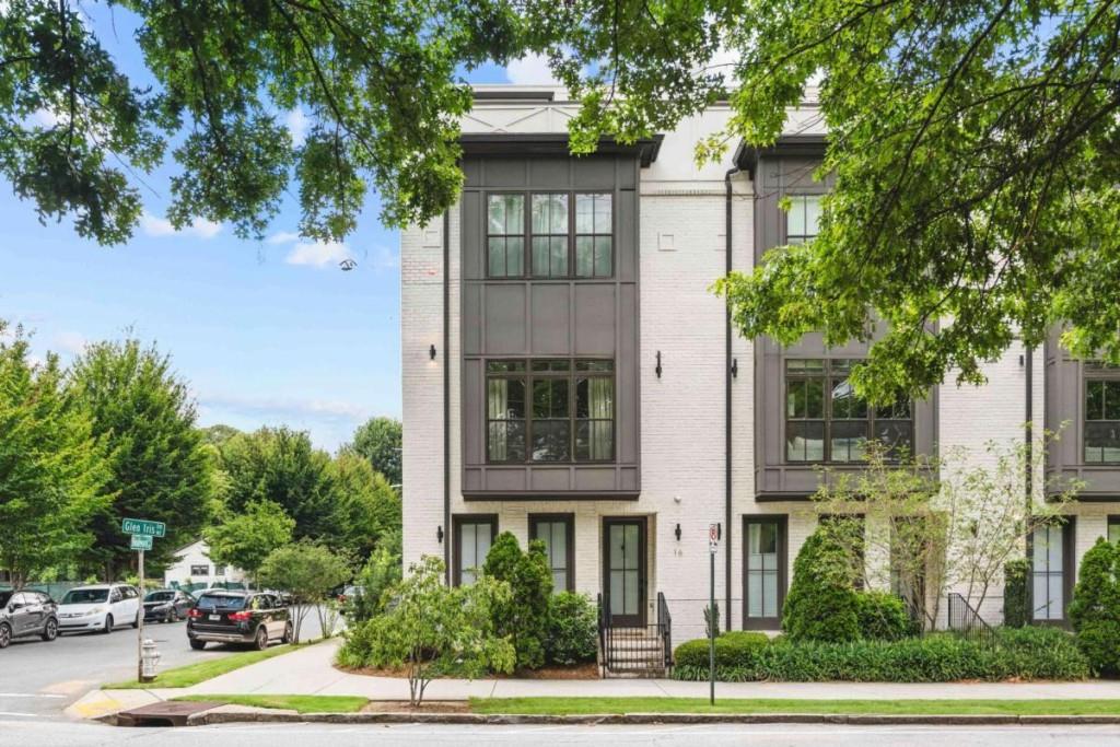 574 Boulevard Place NE Unit 16 — photo