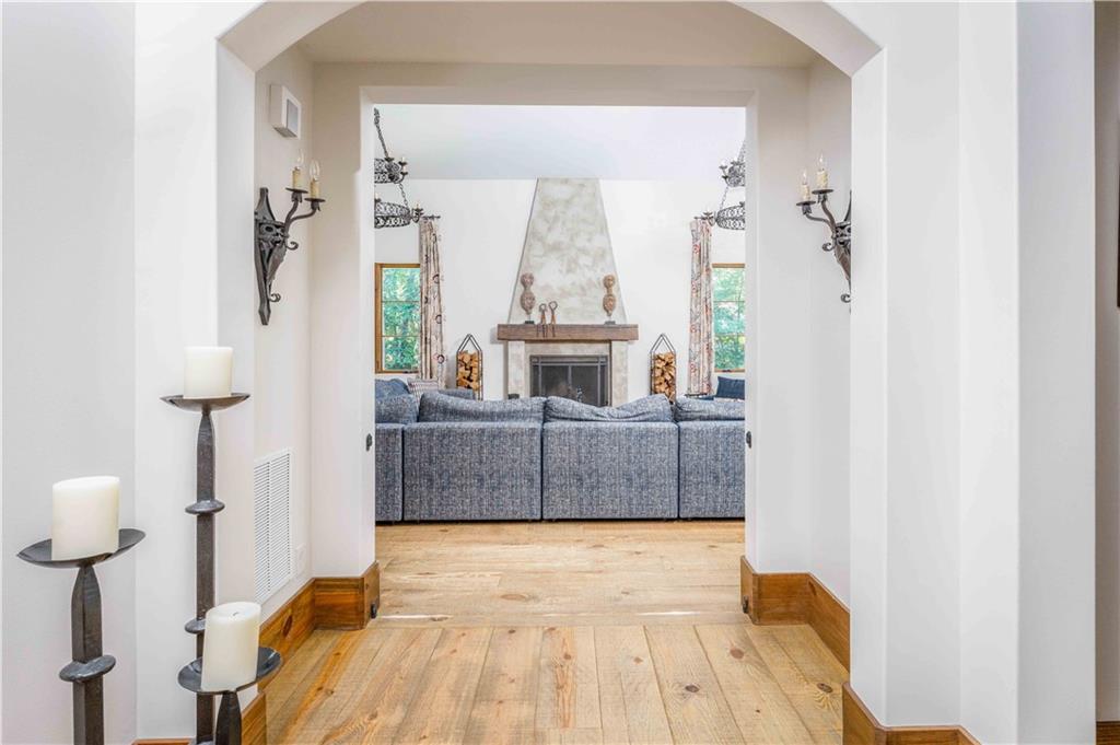3118 W Roxboro Road NE, Atlanta GA 30324 — photo 3