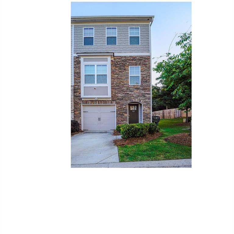 969 Society Circle SW — photo