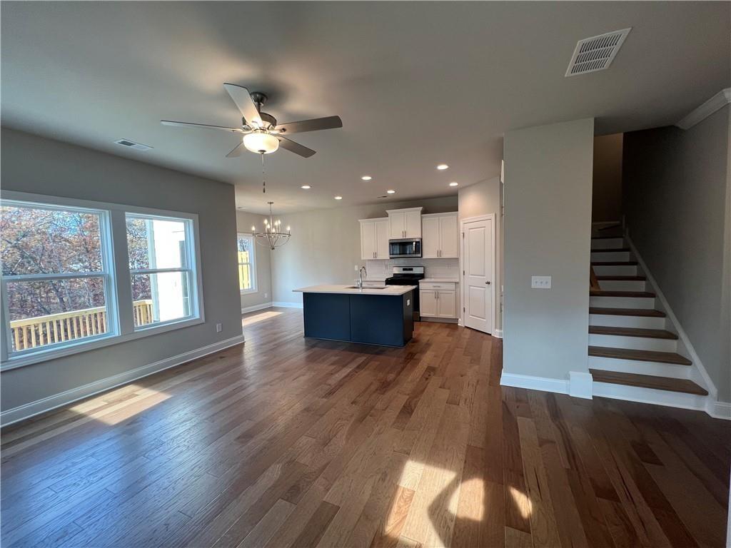 336 Lakeside Court — photo