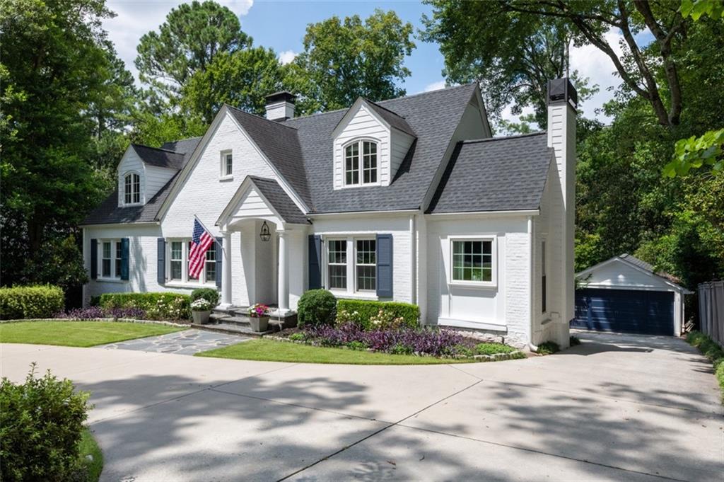 3590 Ivy Road NE — photo