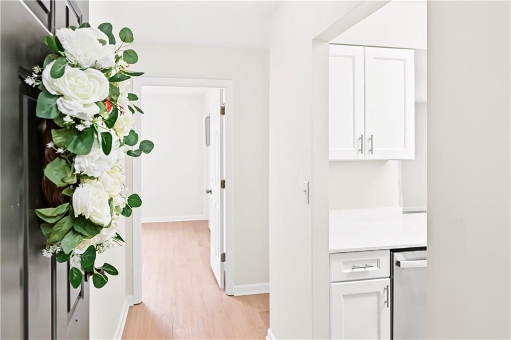300 Johnson Ferry Road NE Unit B1007 — photo