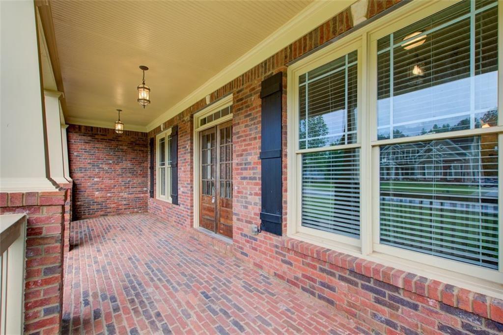 553 Hunting Hills Drive — photo