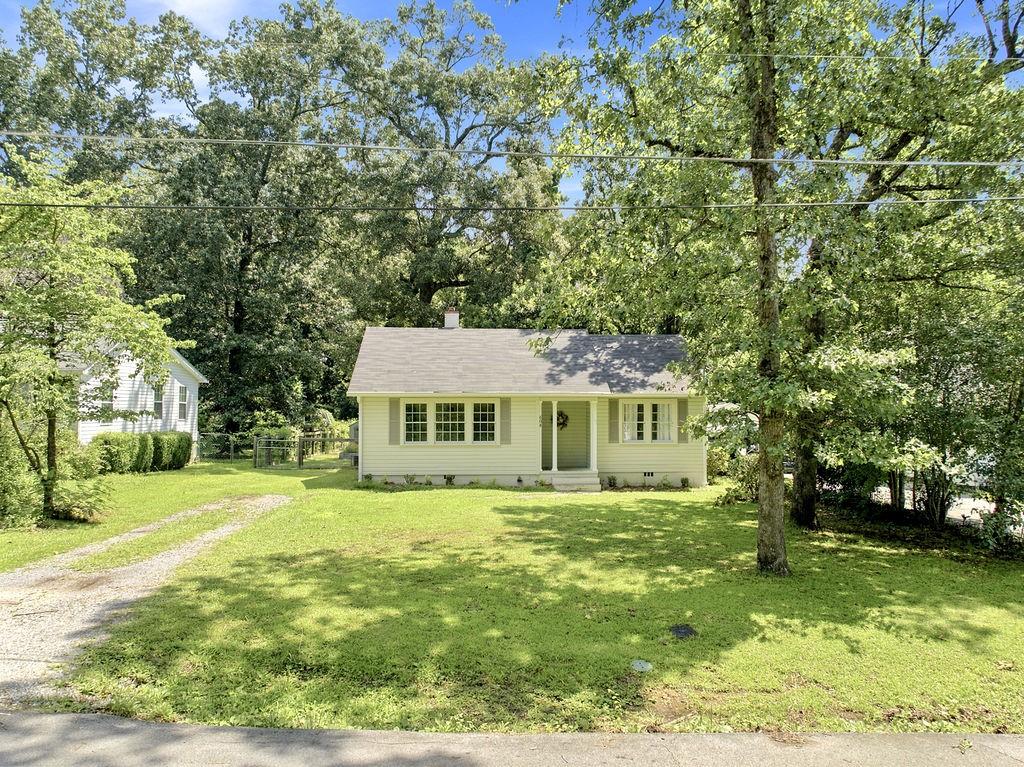 608 Briarwood Circle — photo
