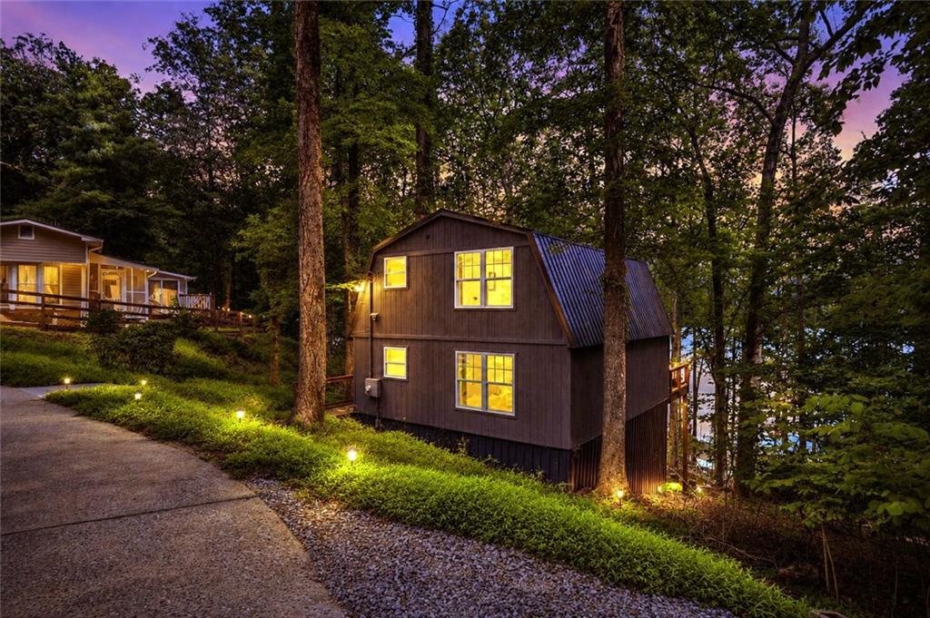 6995 Lakeside Place — photo