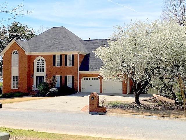 122 N Lakeside Drive NW — photo