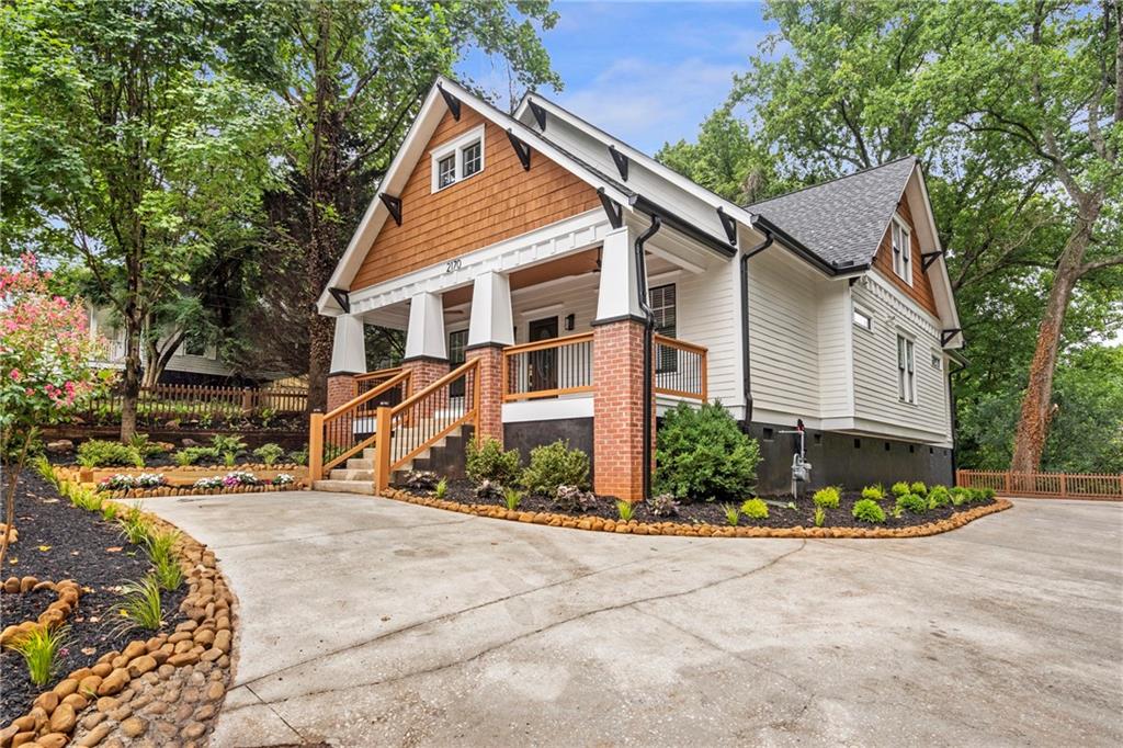 2170 Memorial Drive SE — photo