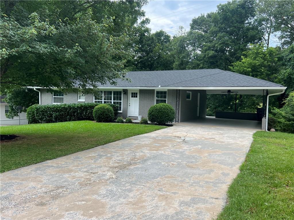 2329 Elmwood Circle SE — photo