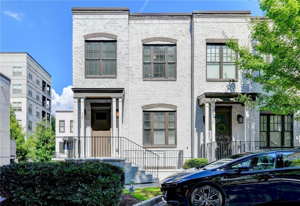 738 Taylor Court NE Unit 1 — photo