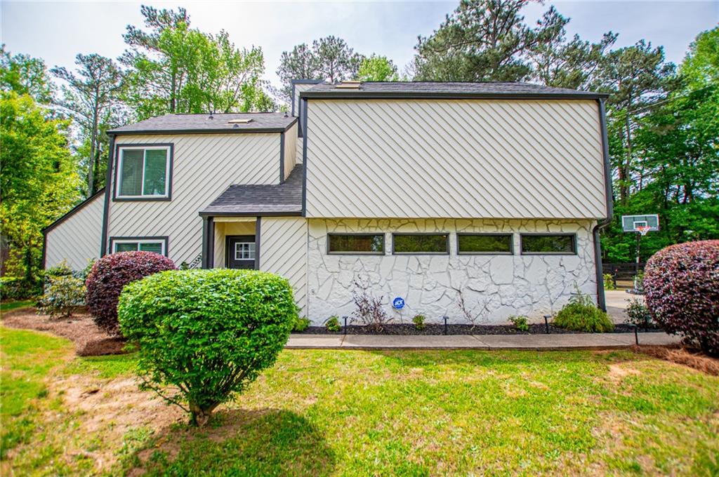 3702 Hembree Lane — photo