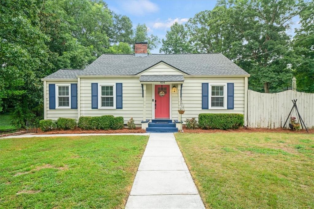 414 Alexander Circle SE — photo