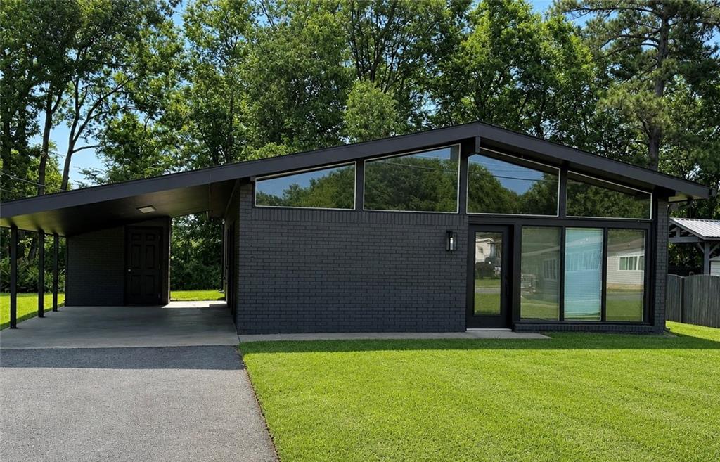 215 Maplewood Drive SW — photo