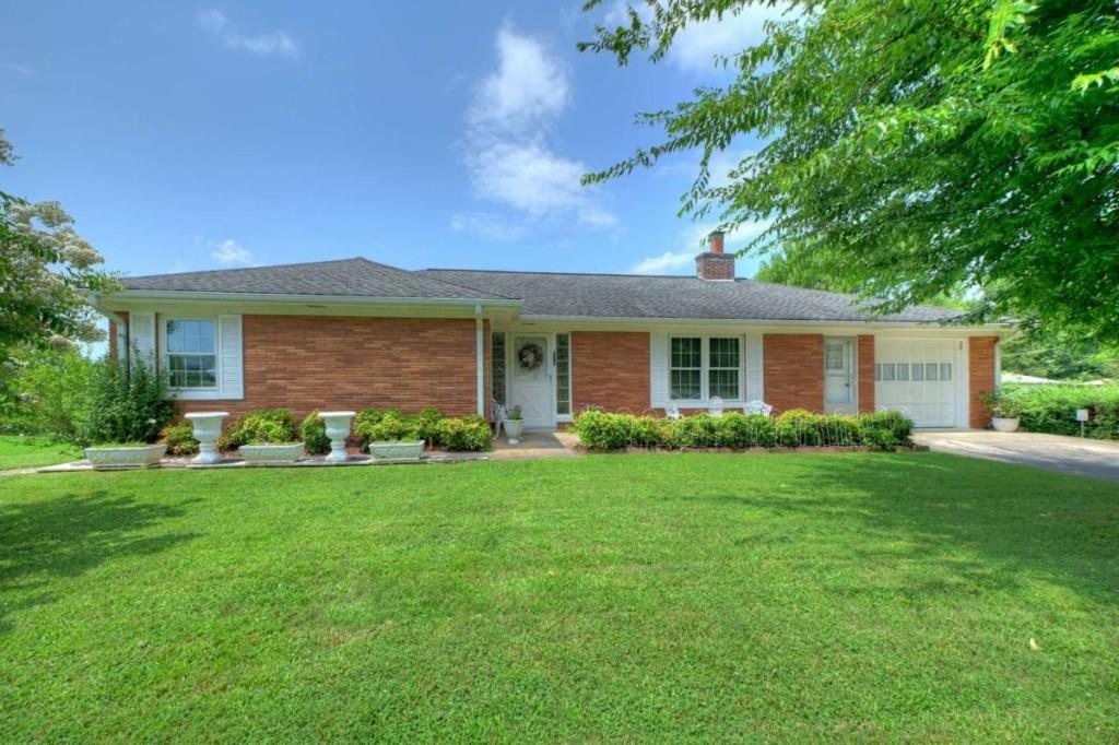 210 Lavista Drive — photo