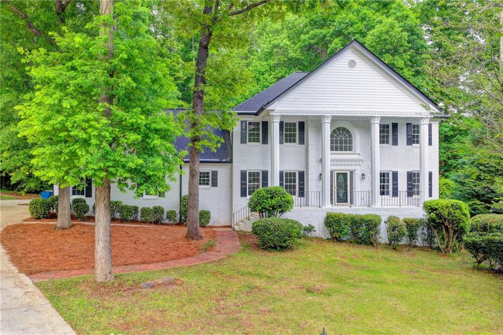 2692 Thatcher Court — photo