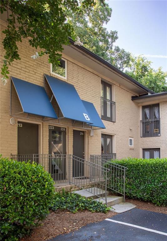 2023 Oakview Road SE Unit 223 — photo