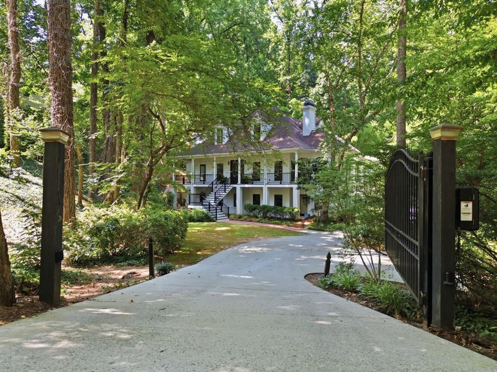 400 Old Ivy Road NE, Atlanta, GA 30342 — photo 2