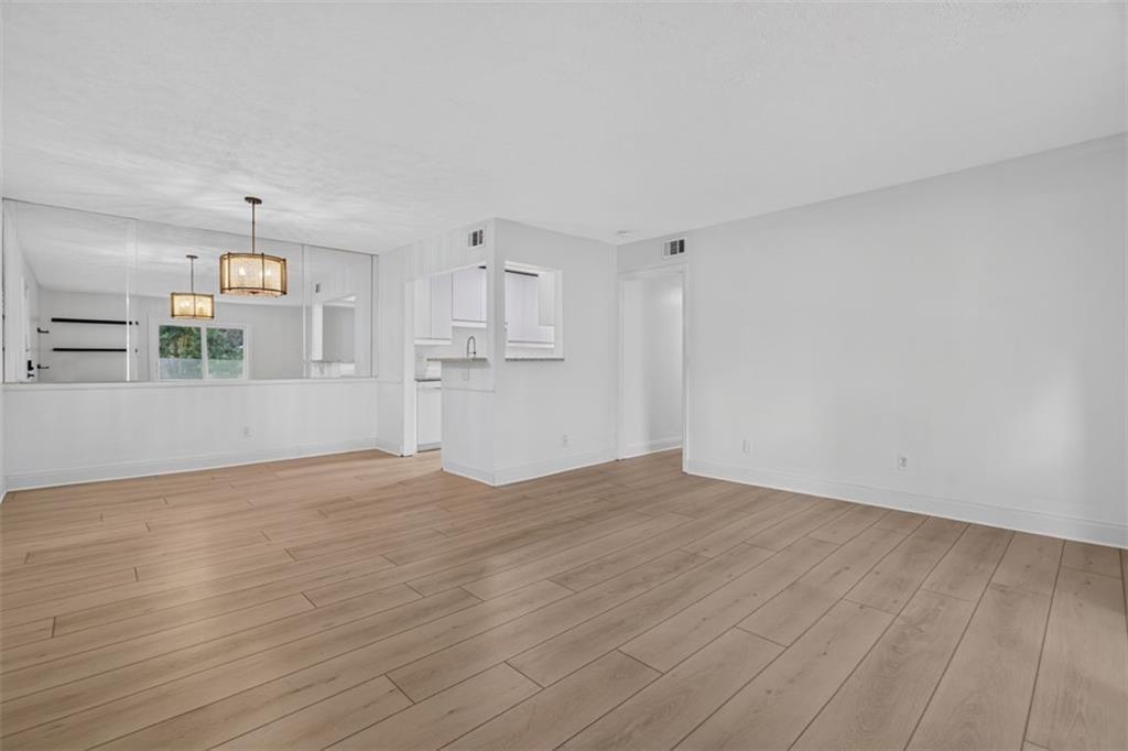 725 Dalrymple Road Unit #7J — photo