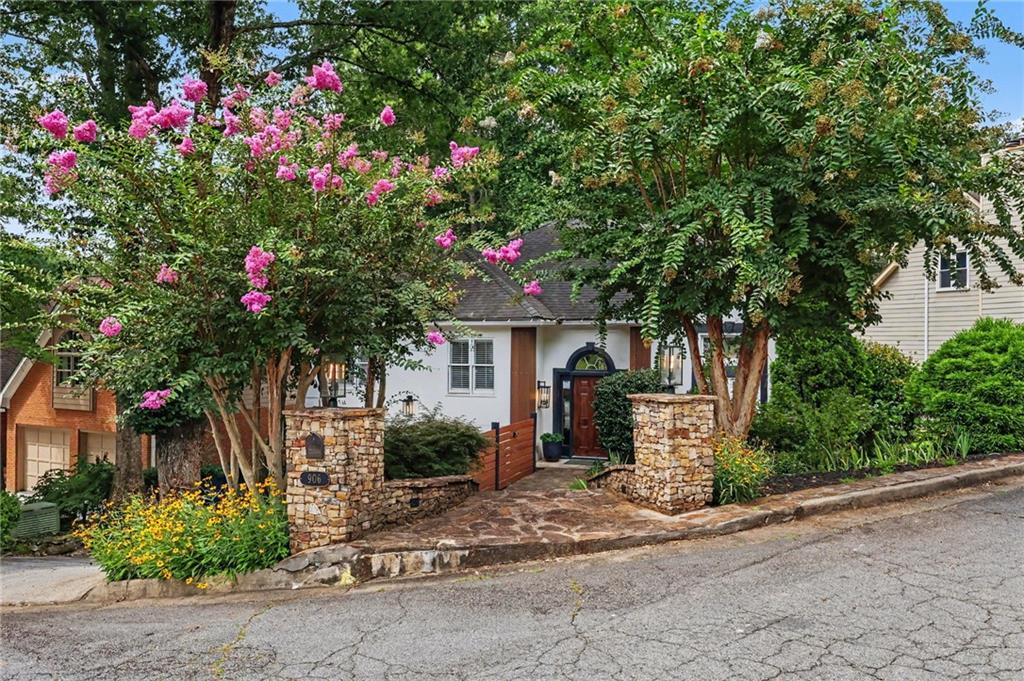 906 Heritage Place, Decatur, GA 30033