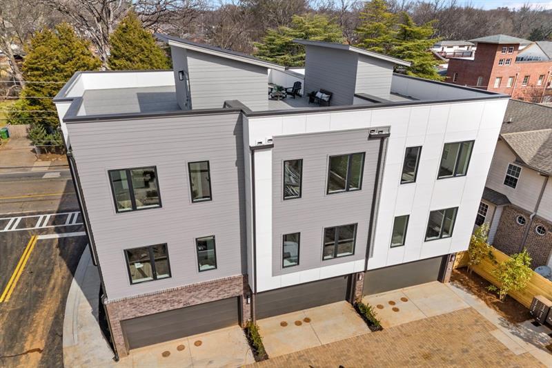 1237 Memorial Drive SE Unit 305 — photo