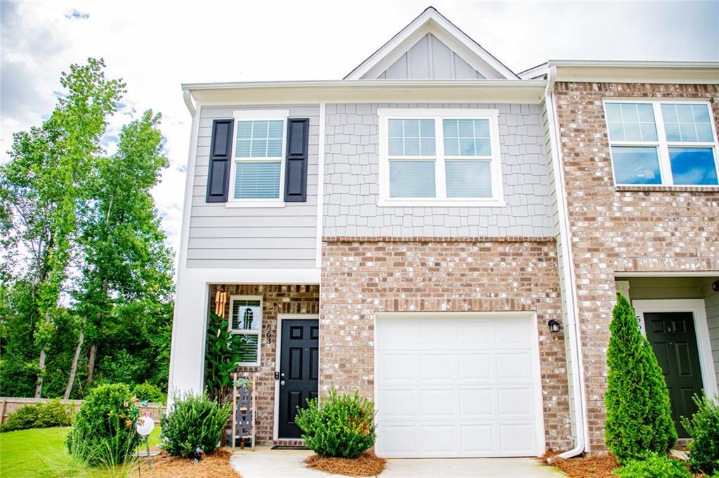 563 Magnolia Circle — photo