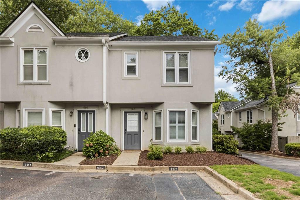 902 Defoors Landing NW — photo