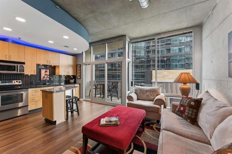 923 Peachtree Street NE Unit 827 — photo