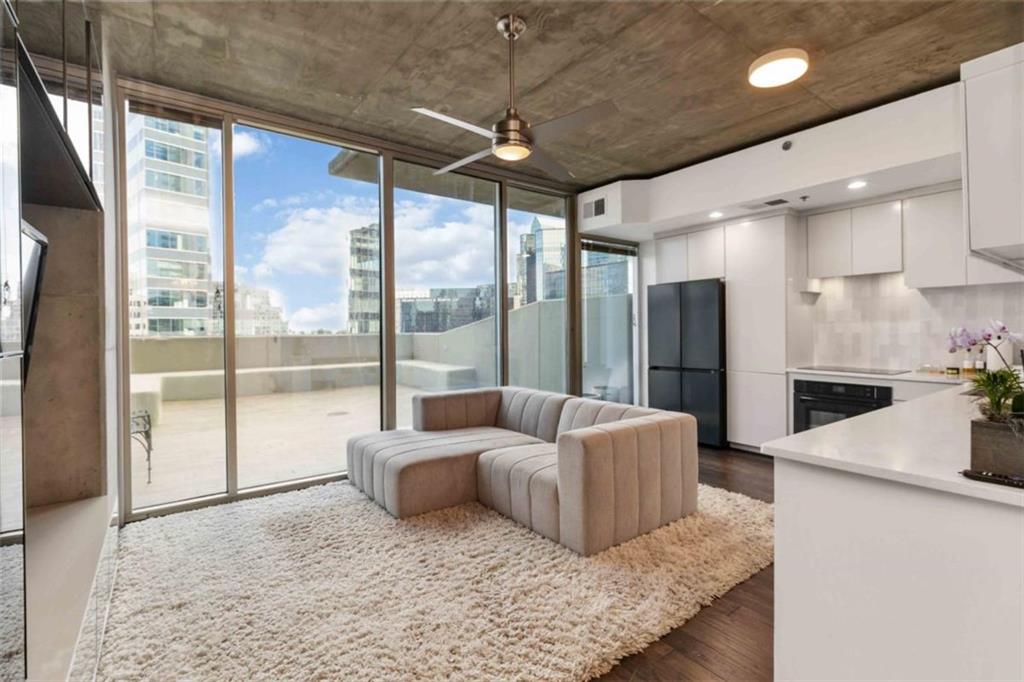 3324 Peachtree Road NE Unit 815 — photo