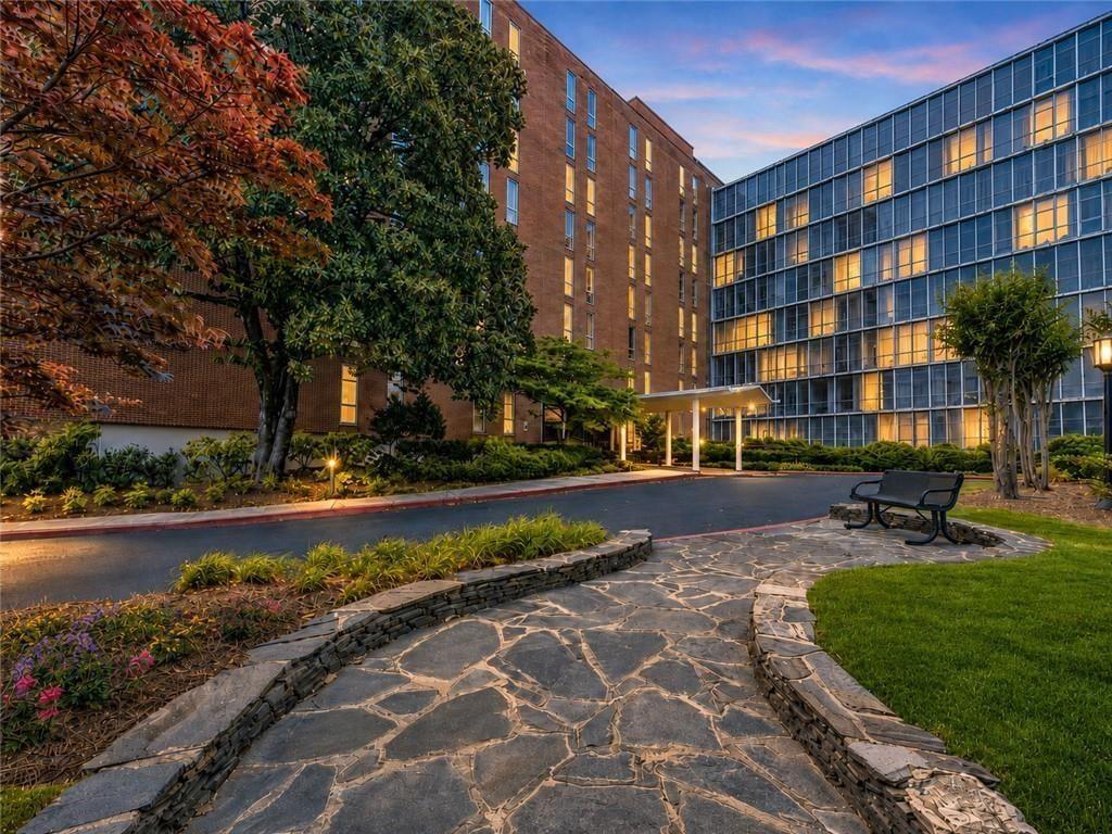 3060 Pharr Court North NW Unit 302 — photo