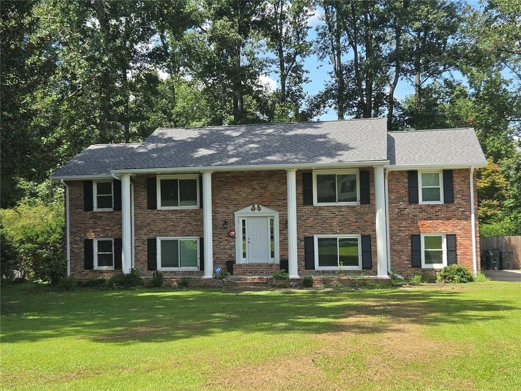 869 April Drive SW — photo