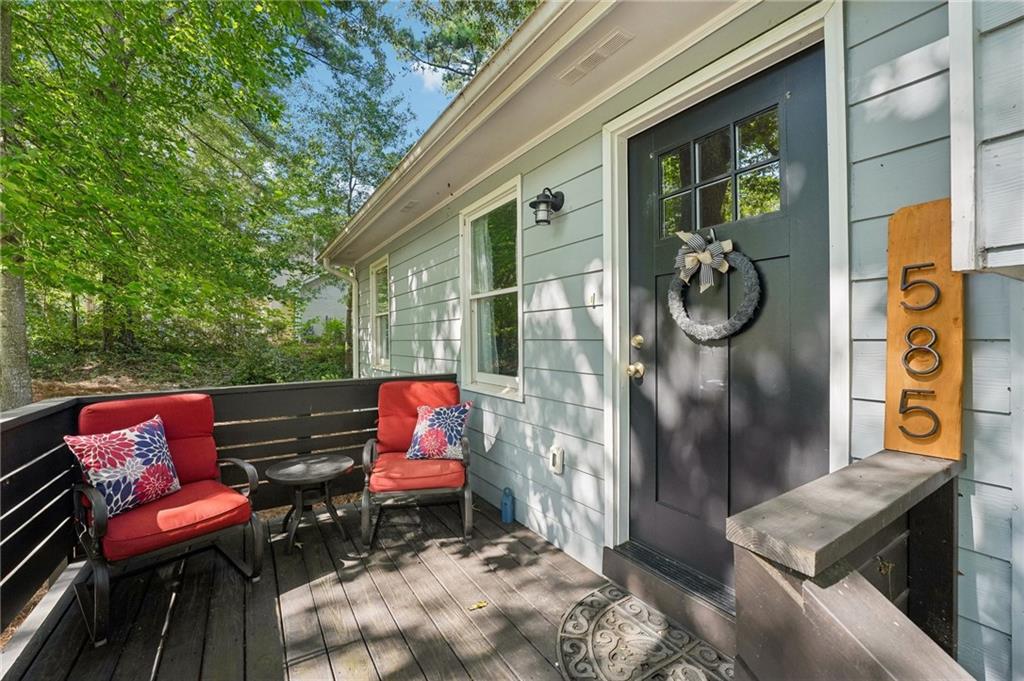 585 Westchester Circle SW — photo