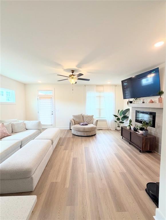 2211 Nena Way — photo