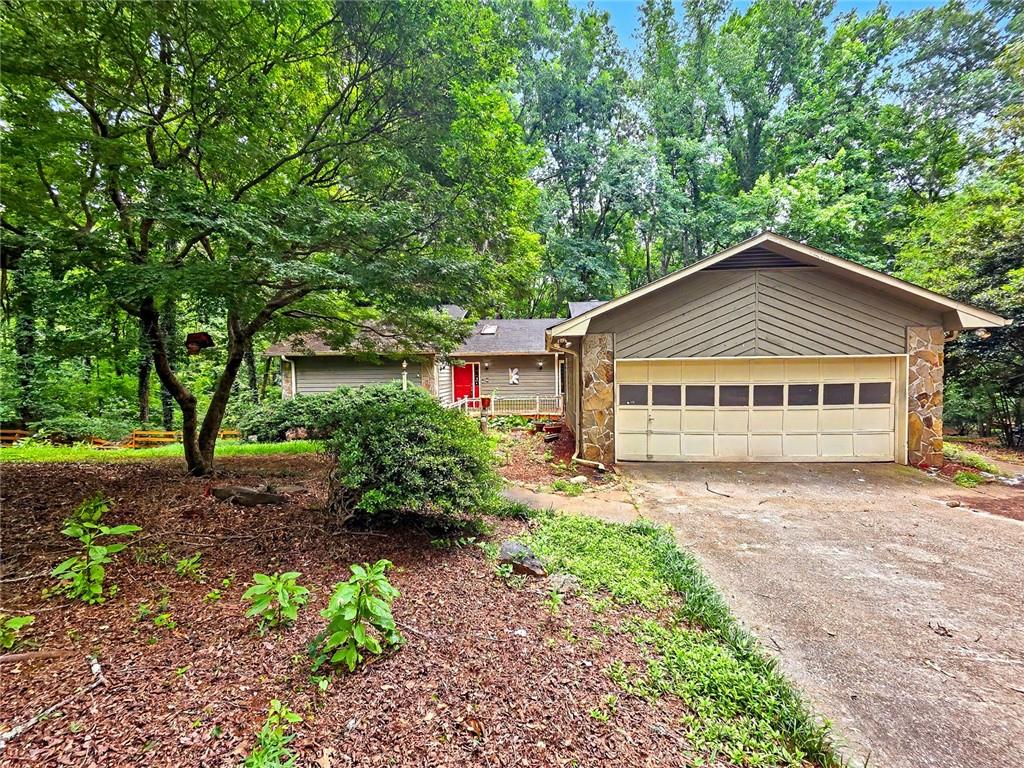 1740 Deer Run Drive SW — photo
