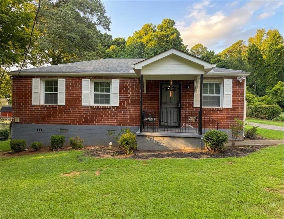 142 Hutton Place NW — photo