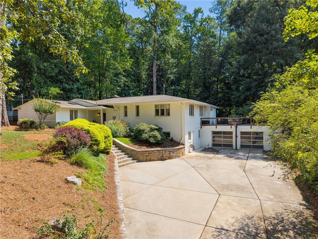 4091 Peachtree Dunwoody Road NE — photo